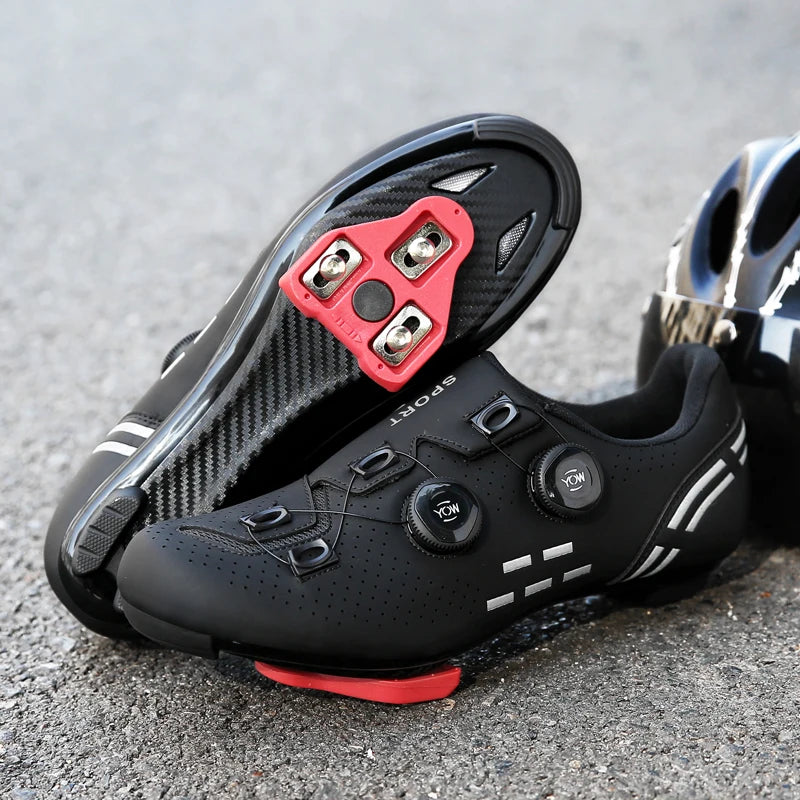 Sapatilha de ciclismo com travas, esportiva e de carbono